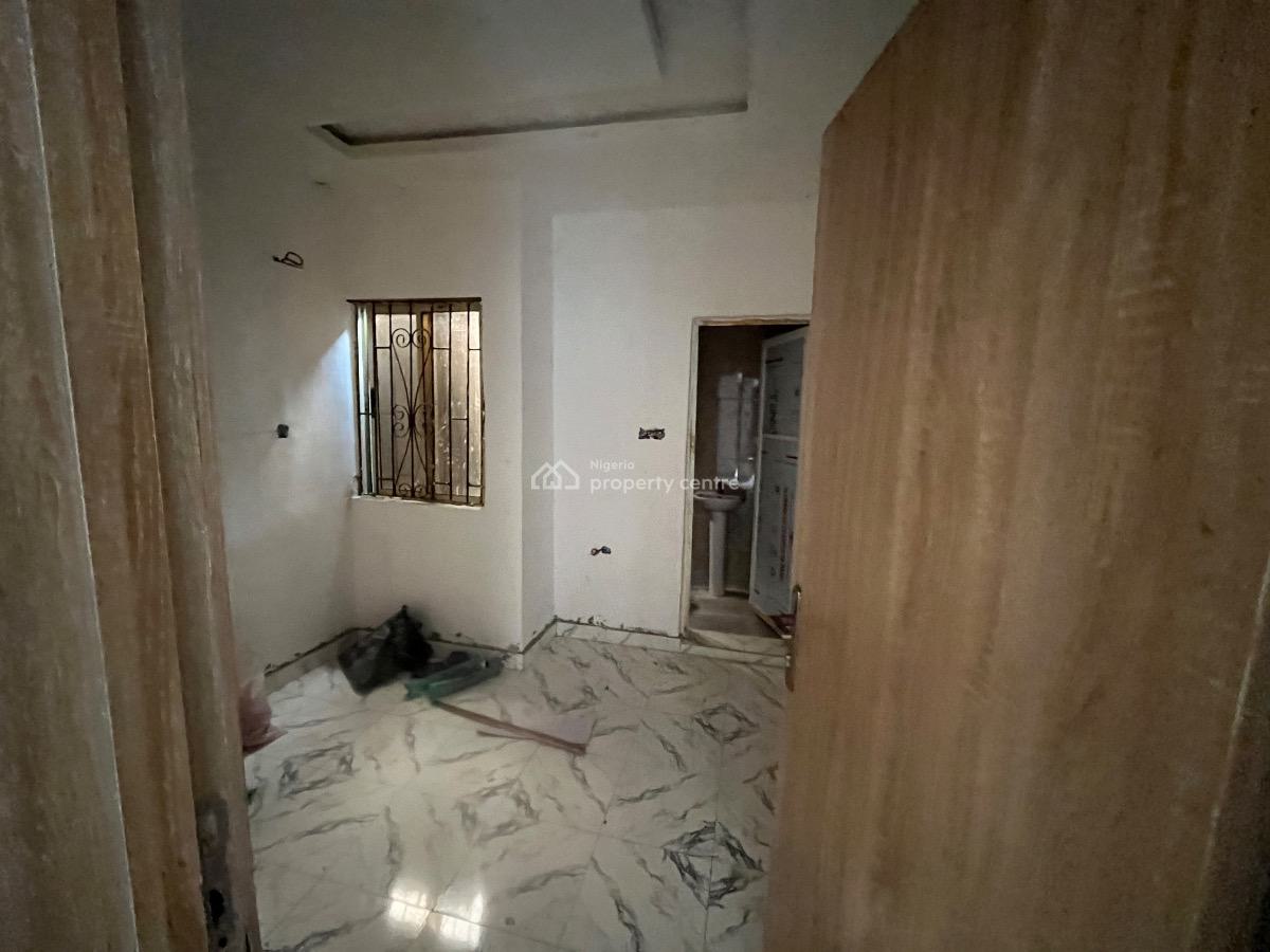 2 Bedroom Apartment, Olowora, Magodo, Lagos, Flat / Apartment for Rent