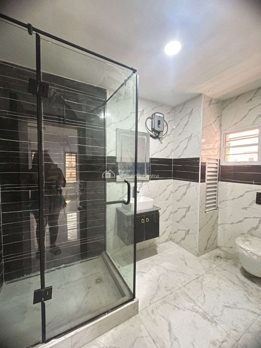 Serviced 2 Bedroom Flat, Lekki Phase 1, Lekki, Lagos, Flat / Apartment for Rent