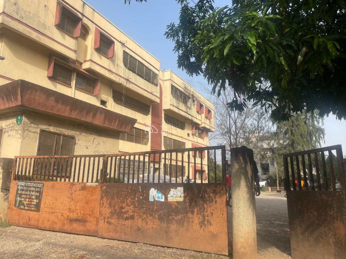 3 Bedroom Flat, Shinyanga Street, Zone 4, Wuse, Abuja, Flat / Apartment for Rent