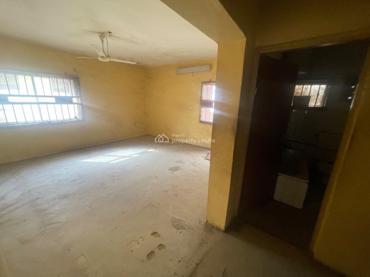 3 Bedroom Flat, Shinyanga Street, Zone 4, Wuse, Abuja, Flat / Apartment for Rent