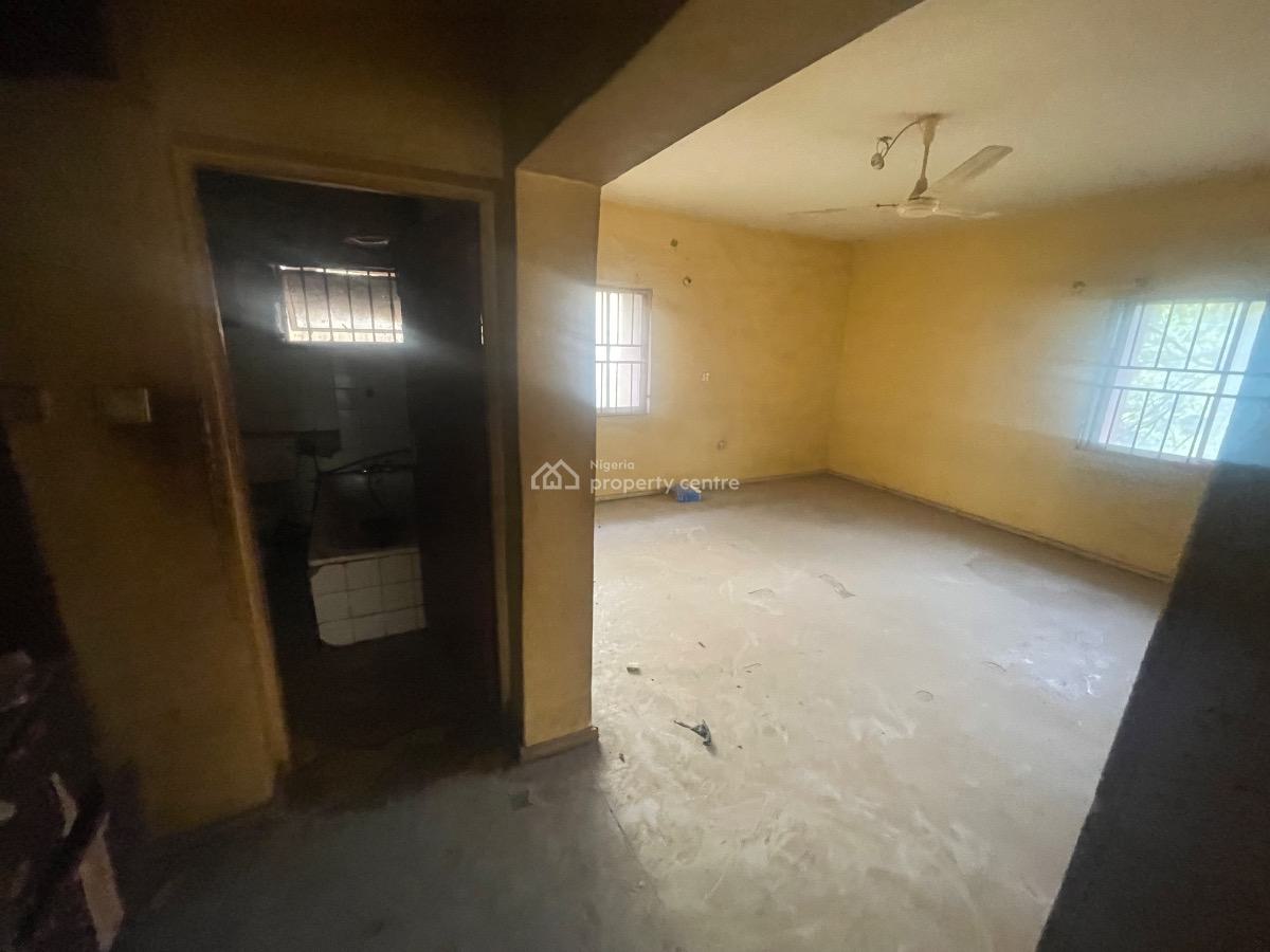 3 Bedroom Flat, Shinyanga Street, Zone 4, Wuse, Abuja, Flat / Apartment for Rent