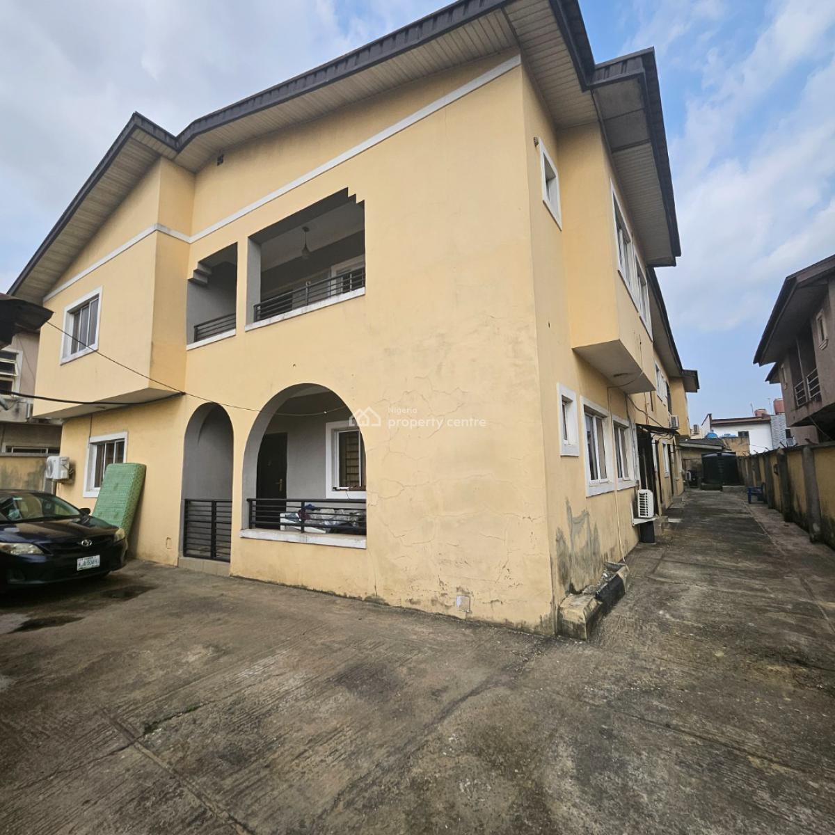 Decent 4 Bedroom Flat with All Room Ensuite, Gra Phase 2, Magodo, Lagos, Flat / Apartment for Rent