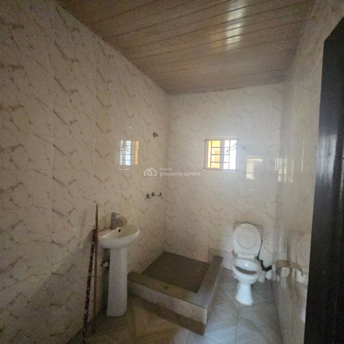 Decent 4 Bedroom Flat with All Room Ensuite, Gra Phase 2, Magodo, Lagos, Flat / Apartment for Rent