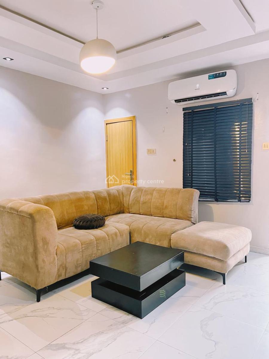 Beautiful 2 Bedrooms Apartment, Ilupeju, Lagos, Flat / Apartment Short Let