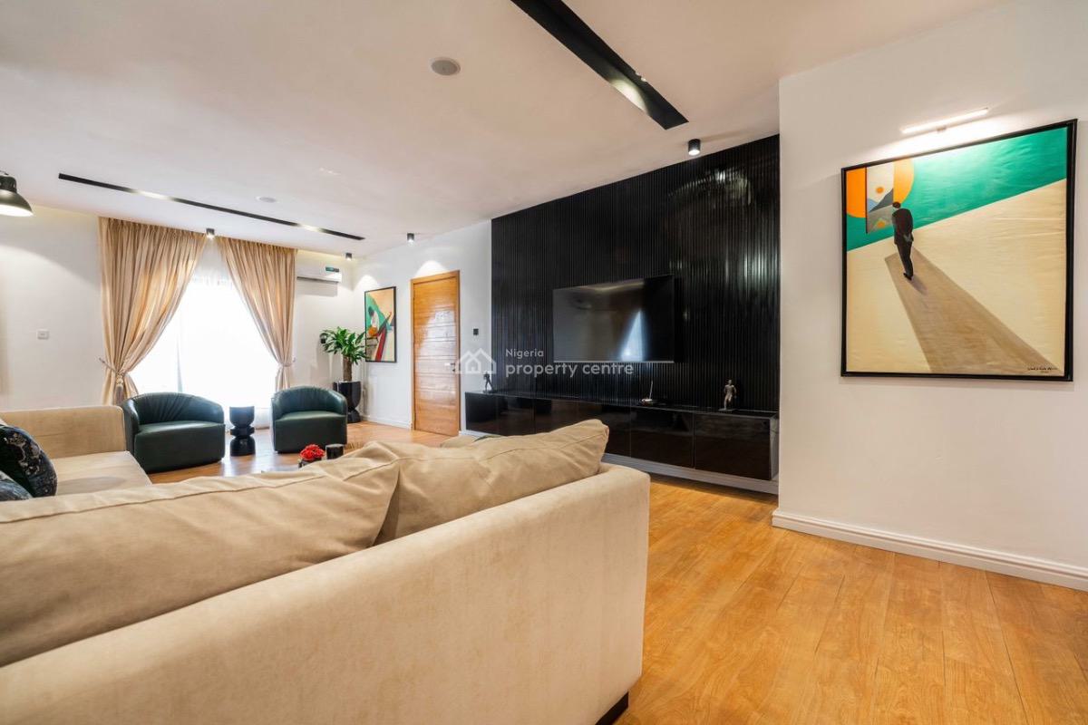 Beautiful 2 Bedrooms Apartment with Pool and Gym, Phase 1, Lekki, Lagos, Flat / Apartment Short Let