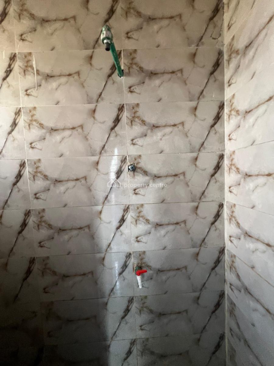 a Room Bq in a Shared Apartment, Orchid Road, By Chevron Toll Gate, Lekki, Lagos, Flat / Apartment for Rent