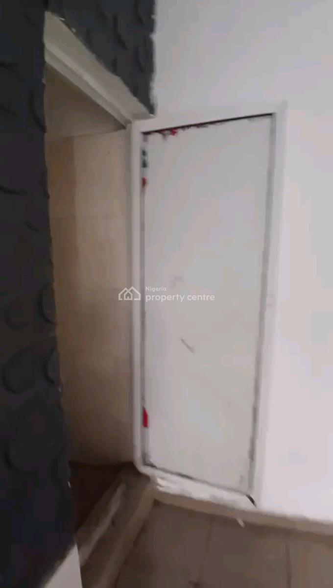 a Relatively New and Decent Roomself Con, Groundfloor, Akoka, Yaba, Lagos, Self Contain (single Rooms) for Rent