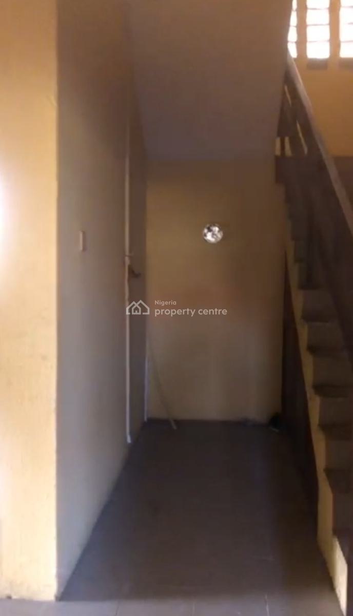 Distress 5 Bedrooms Detached Duplex with 2 Units of 3 Bedrooms Flat, Rock Stone Estate, Badore, Ajah, Lagos, Detached Duplex for Sale