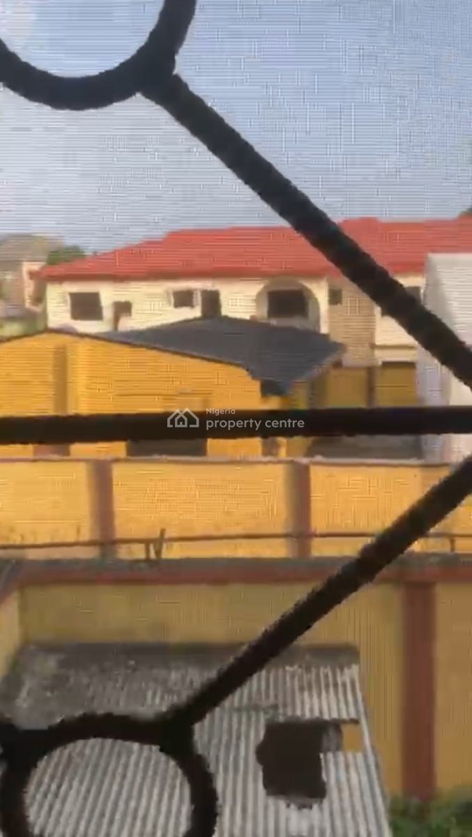 Distress 5 Bedrooms Detached Duplex with 2 Units of 3 Bedrooms Flat, Rock Stone Estate, Badore, Ajah, Lagos, Detached Duplex for Sale