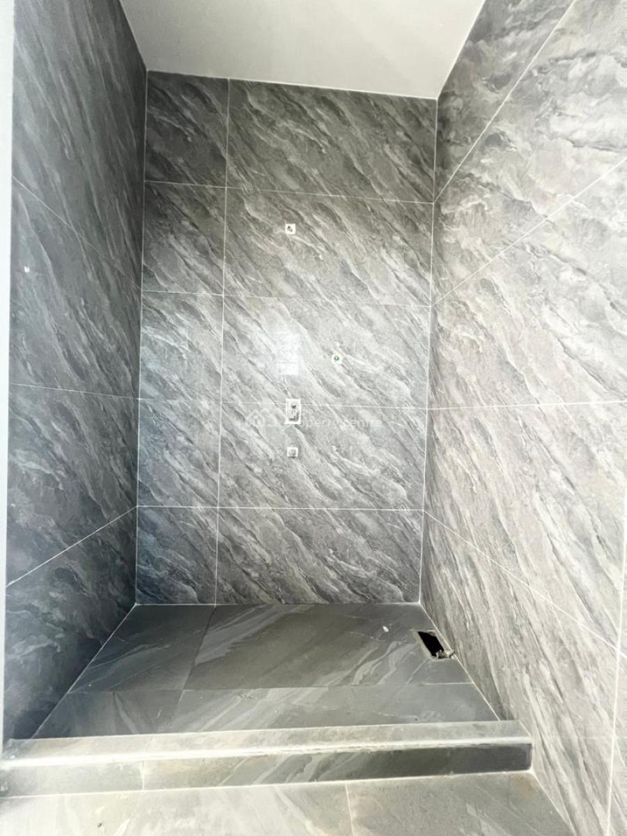 Luxurious  2 Bedroom Penthouse with Pool,elevator in a Secure Estate, Ikate, Lekki, Lagos, House for Sale