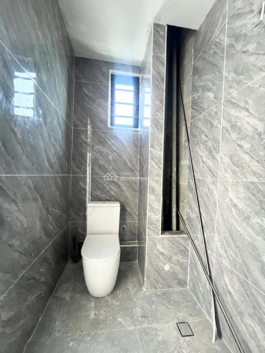 Luxurious  2 Bedroom Penthouse with Pool,elevator in a Secure Estate, Ikate, Lekki, Lagos, House for Sale