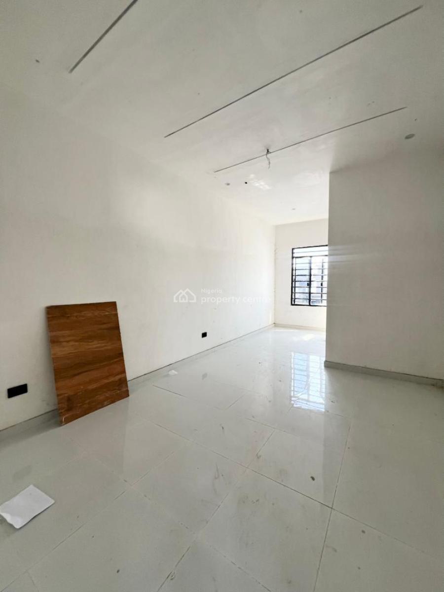 Luxurious  2 Bedroom Penthouse with Pool,elevator in a Secure Estate, Ikate, Lekki, Lagos, House for Sale