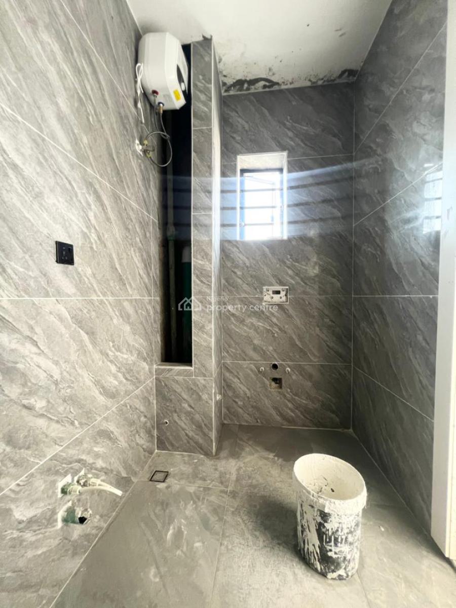 Luxurious  2 Bedroom Penthouse with Pool,elevator in a Secure Estate, Ikate, Lekki, Lagos, House for Sale