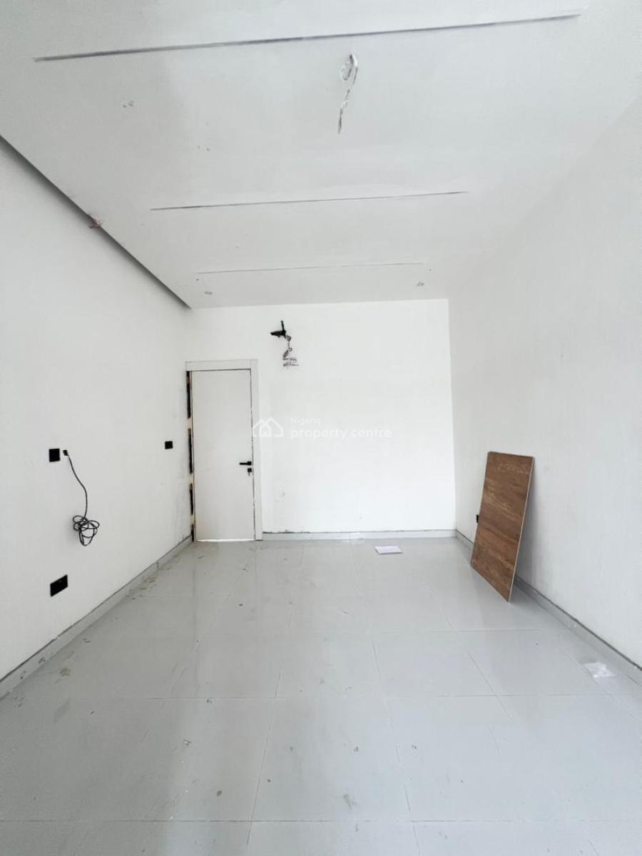 Luxurious  2 Bedroom Penthouse with Pool,elevator in a Secure Estate, Ikate, Lekki, Lagos, House for Sale