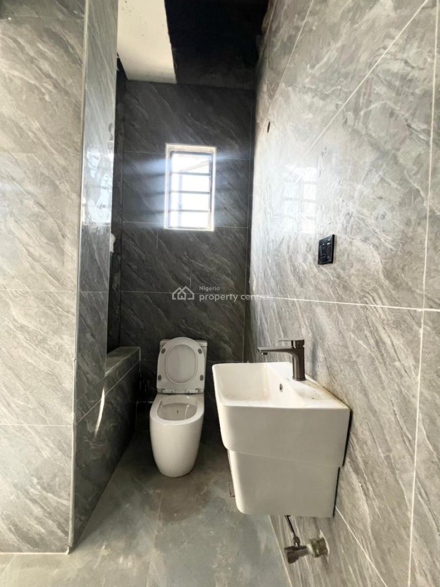 Luxurious  2 Bedroom Penthouse with Pool,elevator in a Secure Estate, Ikate, Lekki, Lagos, House for Sale
