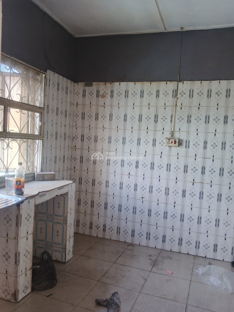 Two Bedroom Apartment Available in a Serene Area, Alagomeji, Alagomeji, Yaba, Lagos, Flat / Apartment for Rent