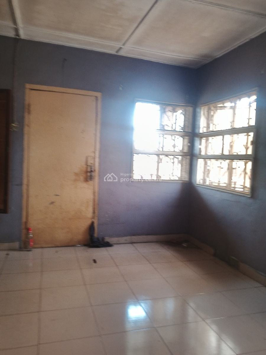 Two Bedroom Apartment Available in a Serene Area, Alagomeji, Alagomeji, Yaba, Lagos, Flat / Apartment for Rent