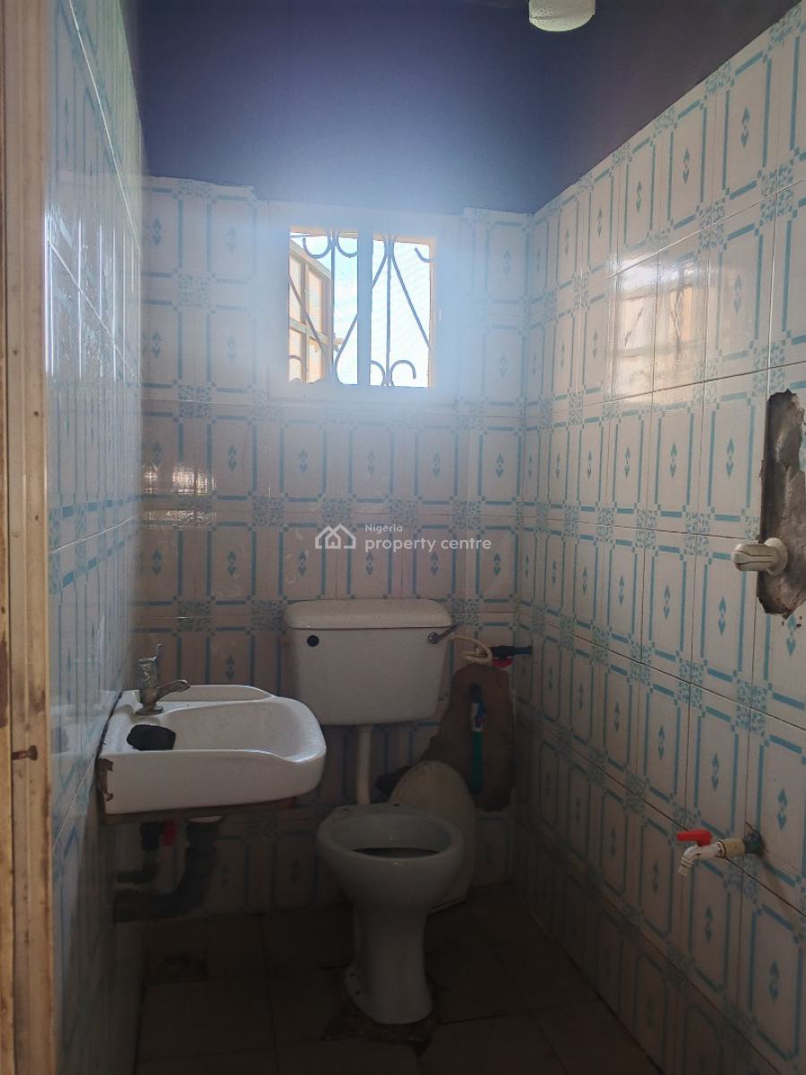 Two Bedroom Apartment Available in a Serene Area, Alagomeji, Alagomeji, Yaba, Lagos, Flat / Apartment for Rent