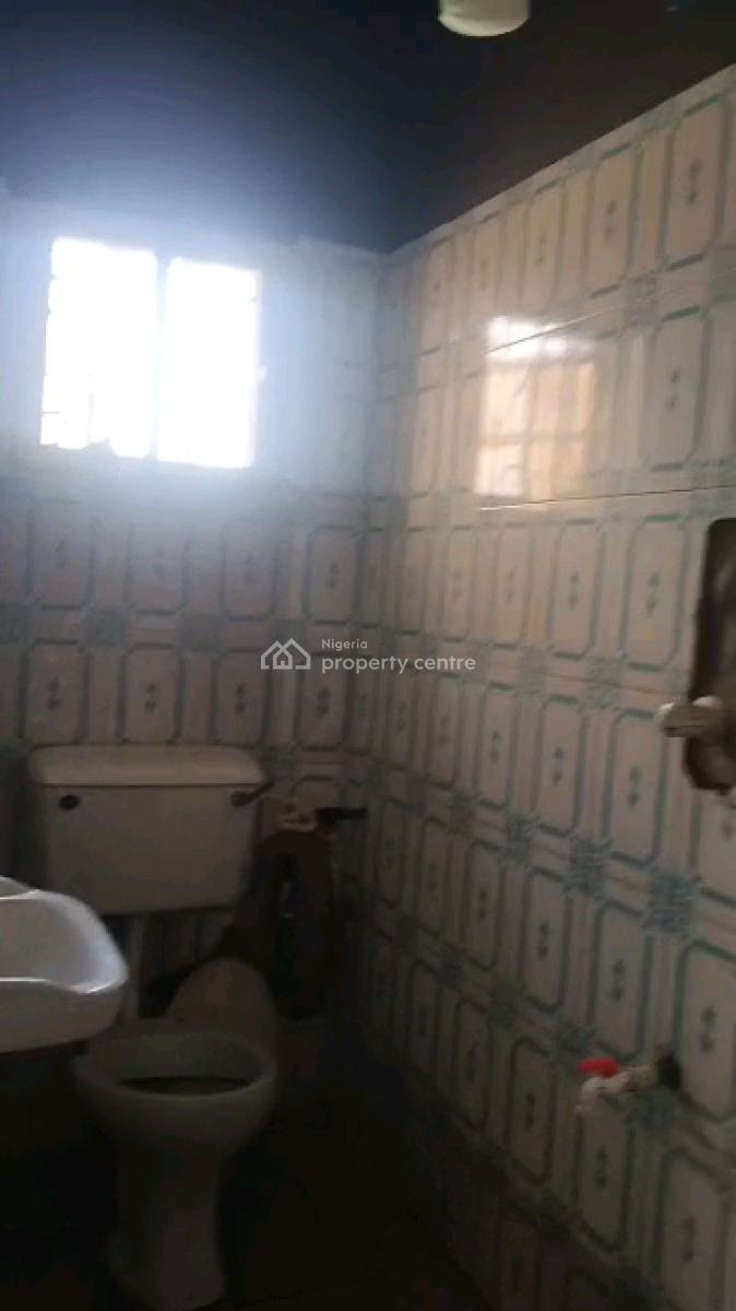 Two Bedroom Flat in Alagomeji, Yaba., Alagomeji, Yaba, Lagos, Flat / Apartment for Rent