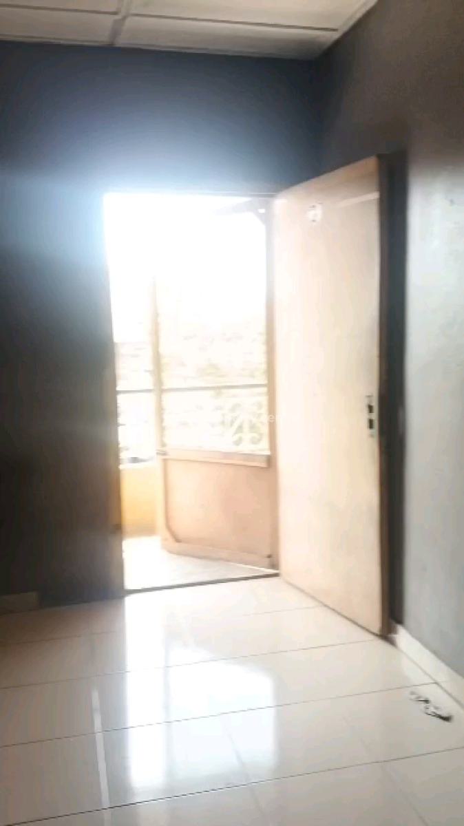 Two Bedroom Flat in Alagomeji, Yaba., Alagomeji, Yaba, Lagos, Flat / Apartment for Rent