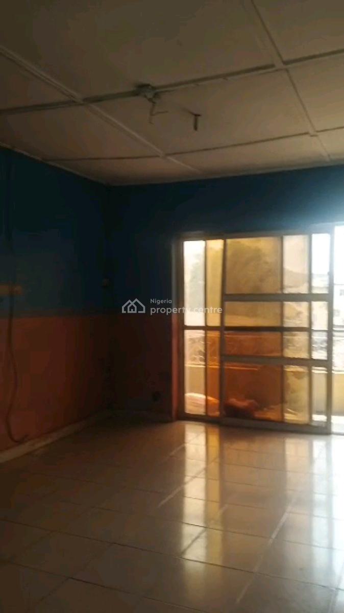 Two Bedroom Flat in Alagomeji, Yaba., Alagomeji, Yaba, Lagos, Flat / Apartment for Rent