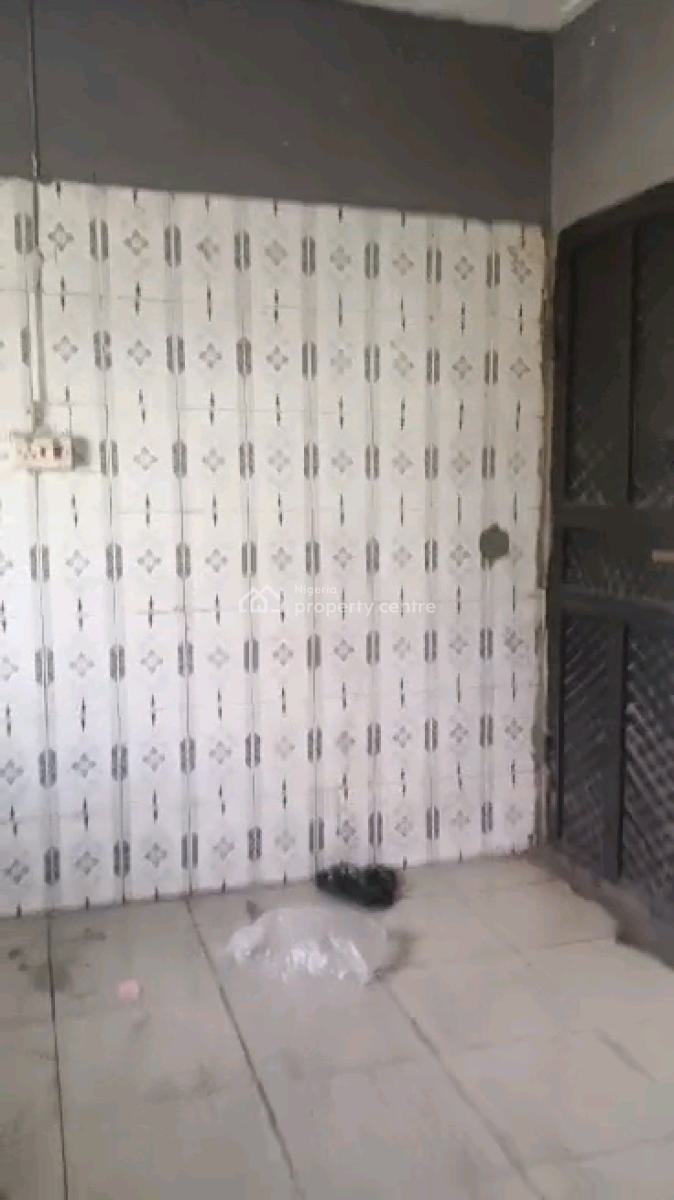 Two Bedroom Flat in Alagomeji, Yaba., Alagomeji, Yaba, Lagos, Flat / Apartment for Rent