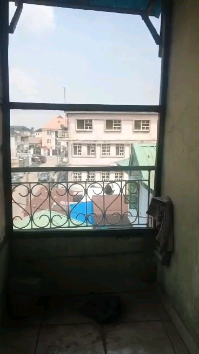 Two Bedroom Flat in Alagomeji, Yaba., Alagomeji, Yaba, Lagos, Flat / Apartment for Rent