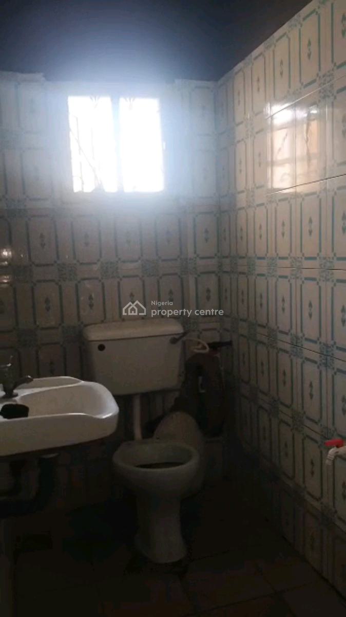 Two Bedroom Flat in Alagomeji, Yaba., Alagomeji, Yaba, Lagos, Flat / Apartment for Rent