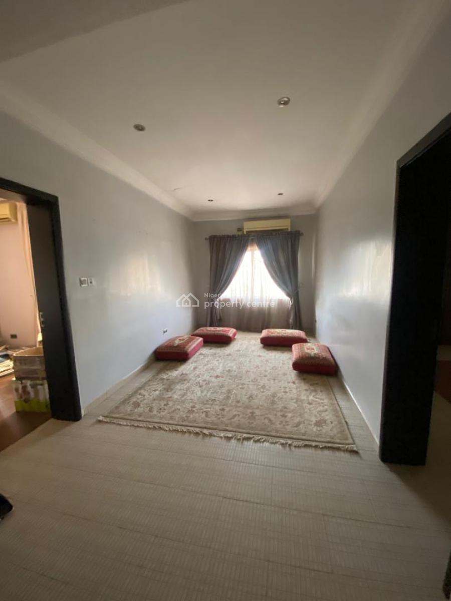 Spacious 3 Bedroom with Study and Bq, Zone D First Gate ., Apo, Abuja, Terraced Duplex for Rent