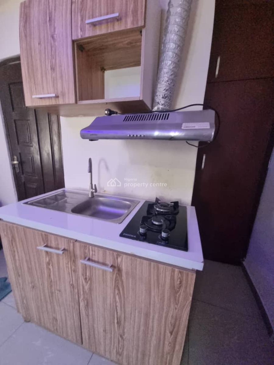Fully Furnished and Serviced 2 Bedroom with a Mini Parlour, Off Admiralty Way, Lekki Phase 1, Lekki, Lagos, Flat / Apartment for Rent