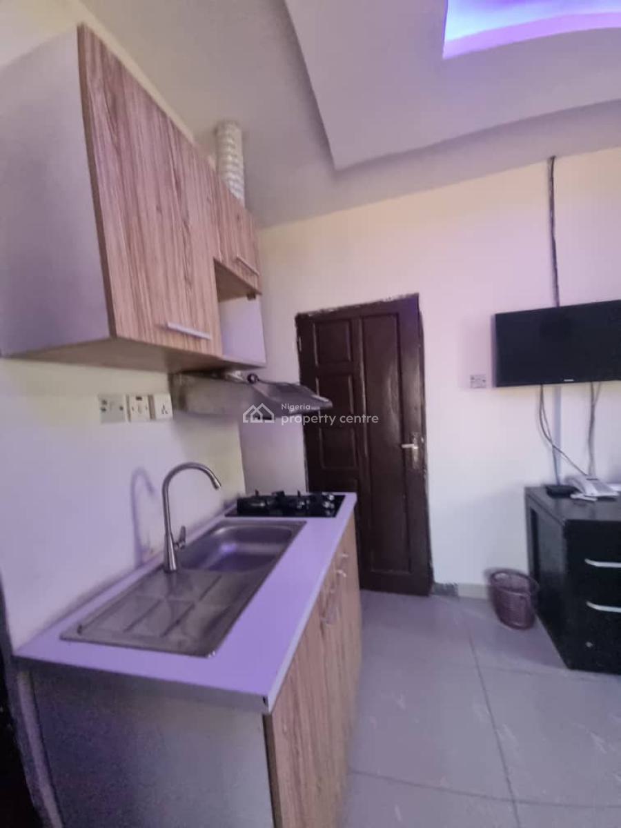 Fully Furnished and Serviced 2 Bedroom with a Mini Parlour, Off Admiralty Way, Lekki Phase 1, Lekki, Lagos, Flat / Apartment for Rent