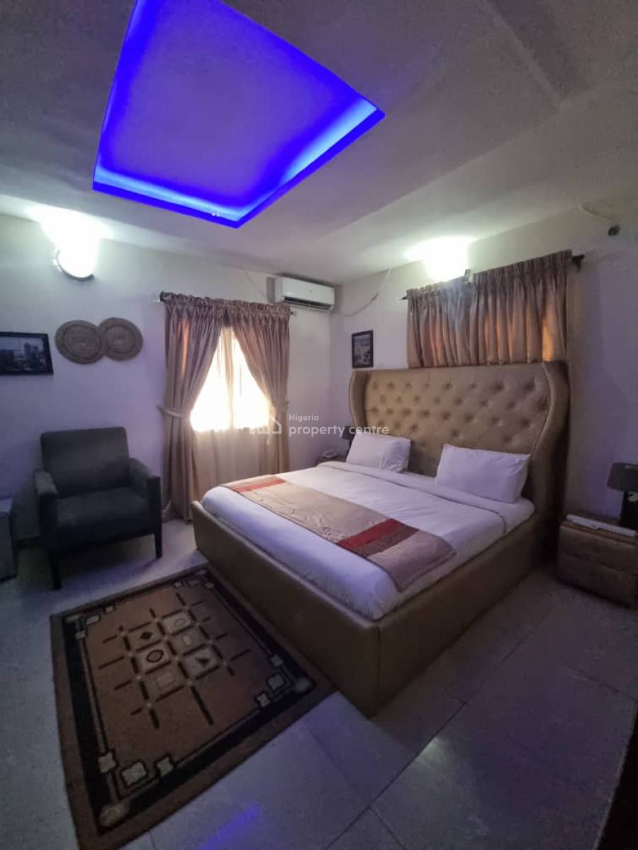 Fully Furnished and Serviced 2 Bedroom with a Mini Parlour, Off Admiralty Way, Lekki Phase 1, Lekki, Lagos, Flat / Apartment for Rent