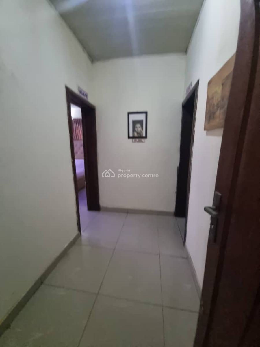 Fully Furnished and Serviced 2 Bedroom with a Mini Parlour, Off Admiralty Way, Lekki Phase 1, Lekki, Lagos, Flat / Apartment for Rent