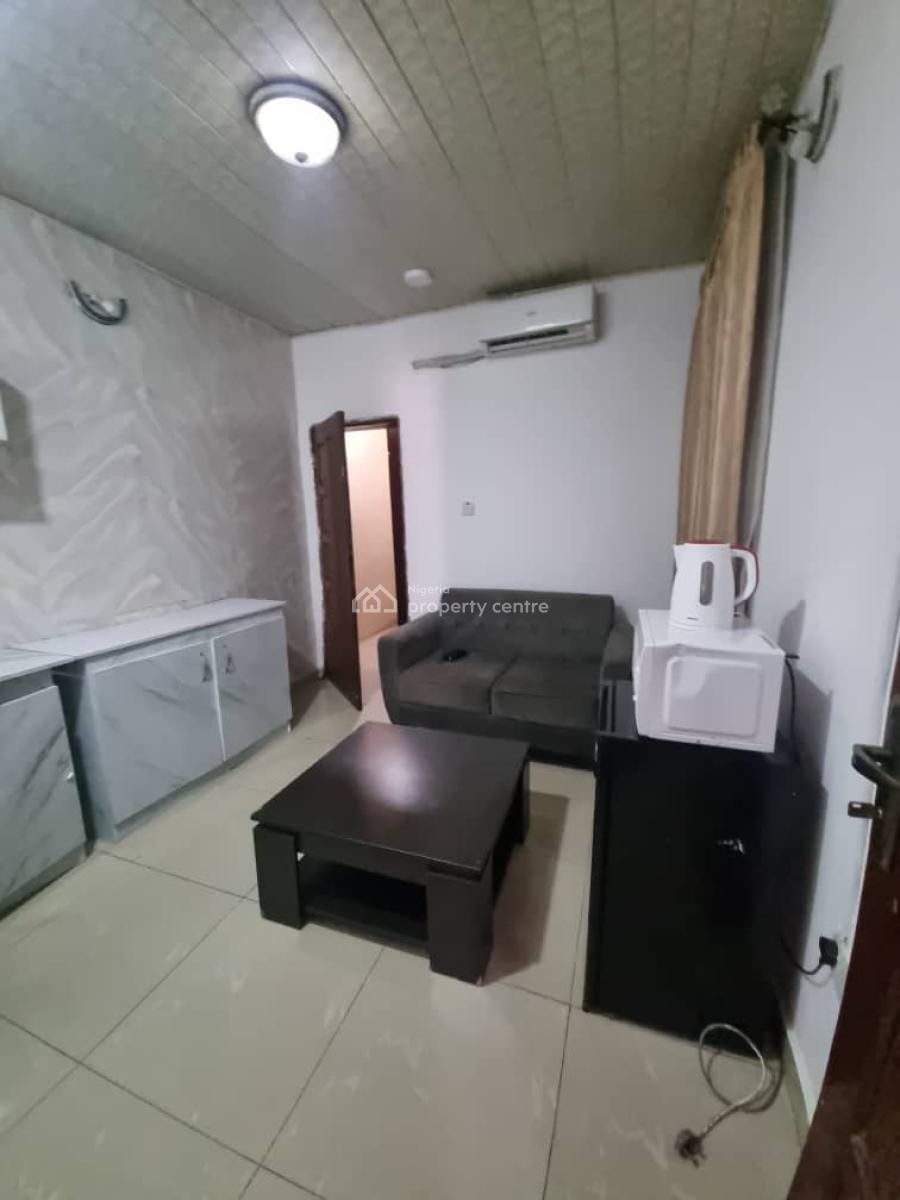 Fully Furnished and Serviced Mini Flat Apartment, Off Admiralty Way, Lekki Phase 1, Lekki, Lagos, Mini Flat (room and Parlour) for Rent