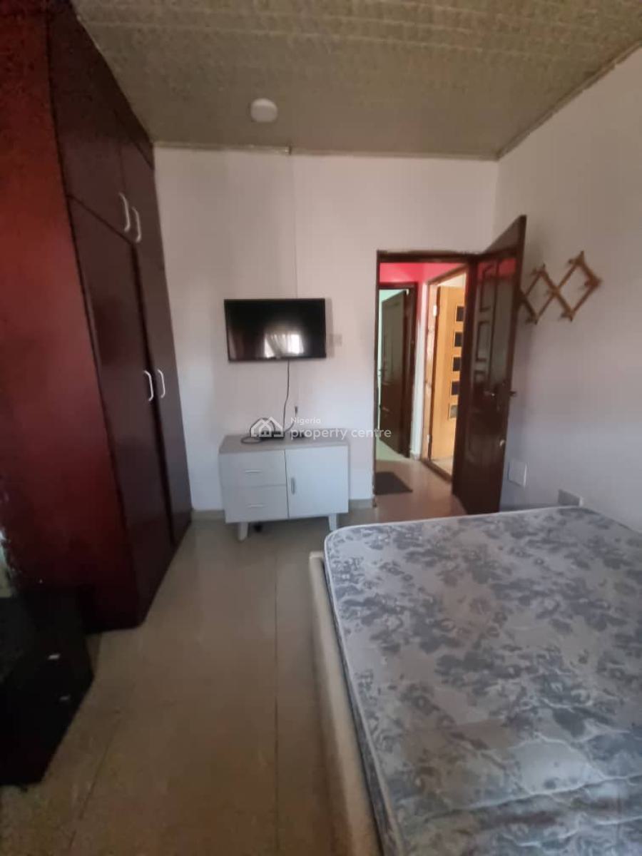 Fully Furnished and Serviced Mini Flat Apartment, Off Admiralty Way, Lekki Phase 1, Lekki, Lagos, Mini Flat (room and Parlour) for Rent