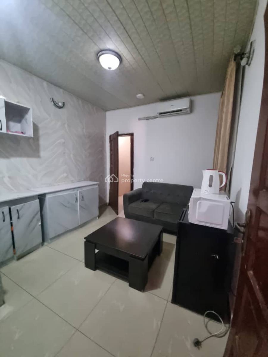 Fully Furnished and Serviced Mini Flat Apartment, Off Admiralty Way, Lekki Phase 1, Lekki, Lagos, Mini Flat (room and Parlour) for Rent
