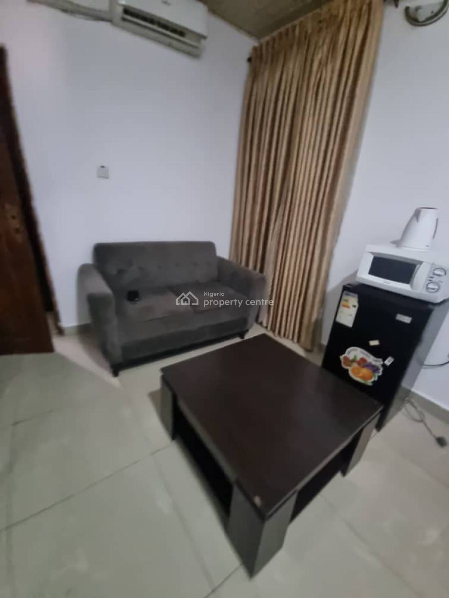 Fully Furnished and Serviced Mini Flat Apartment, Off Admiralty Way, Lekki Phase 1, Lekki, Lagos, Mini Flat (room and Parlour) for Rent