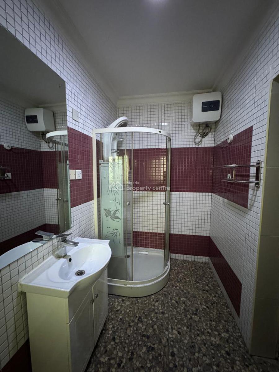 Property on 1300 Square Feet, Ikoyi, Lagos, House for Sale