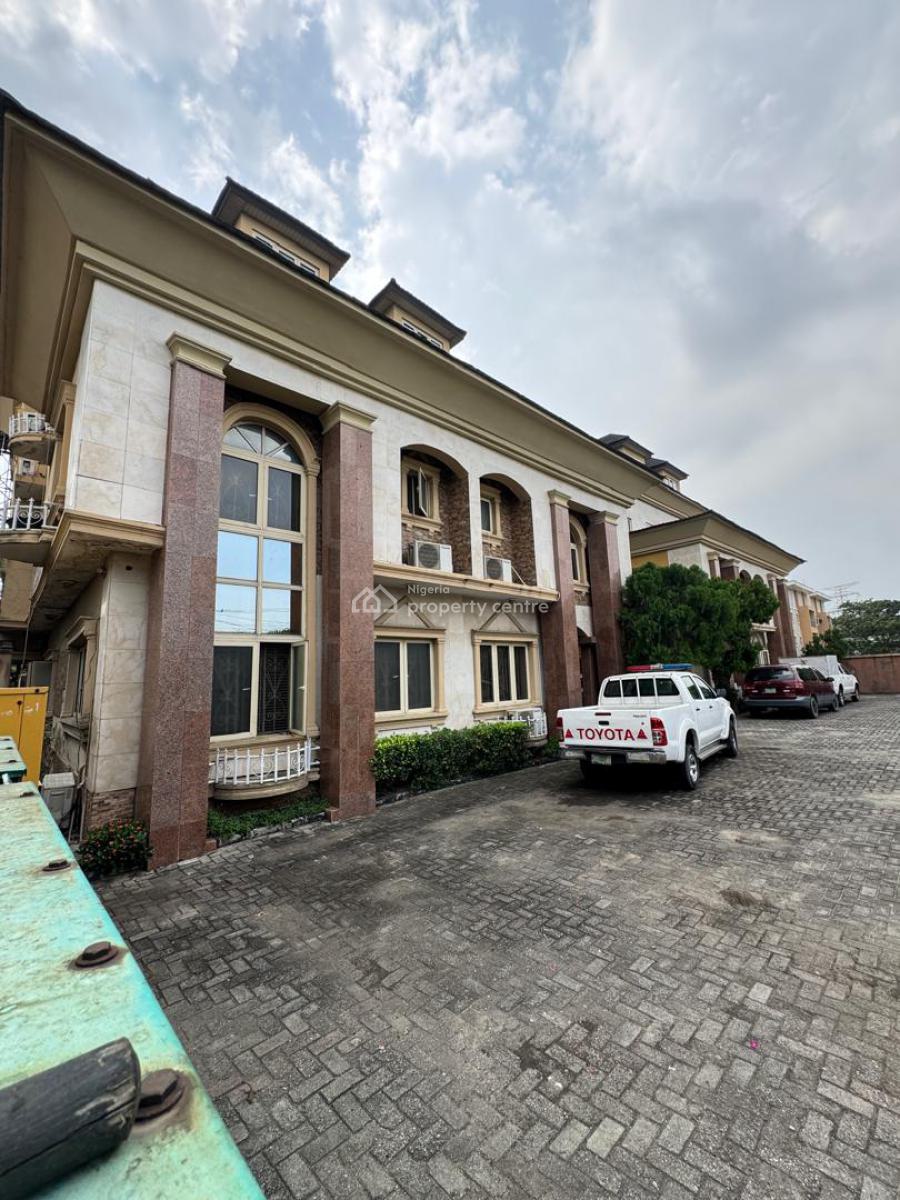 Property on 1300 Square Feet, Ikoyi, Lagos, House for Sale