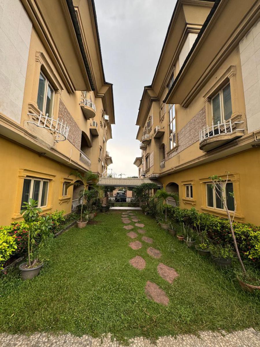 Property on 1300 Square Feet, Ikoyi, Lagos, House for Sale