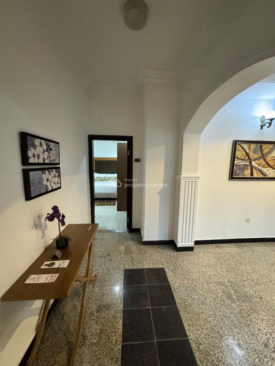 Property on 1300 Square Feet, Ikoyi, Lagos, House for Sale