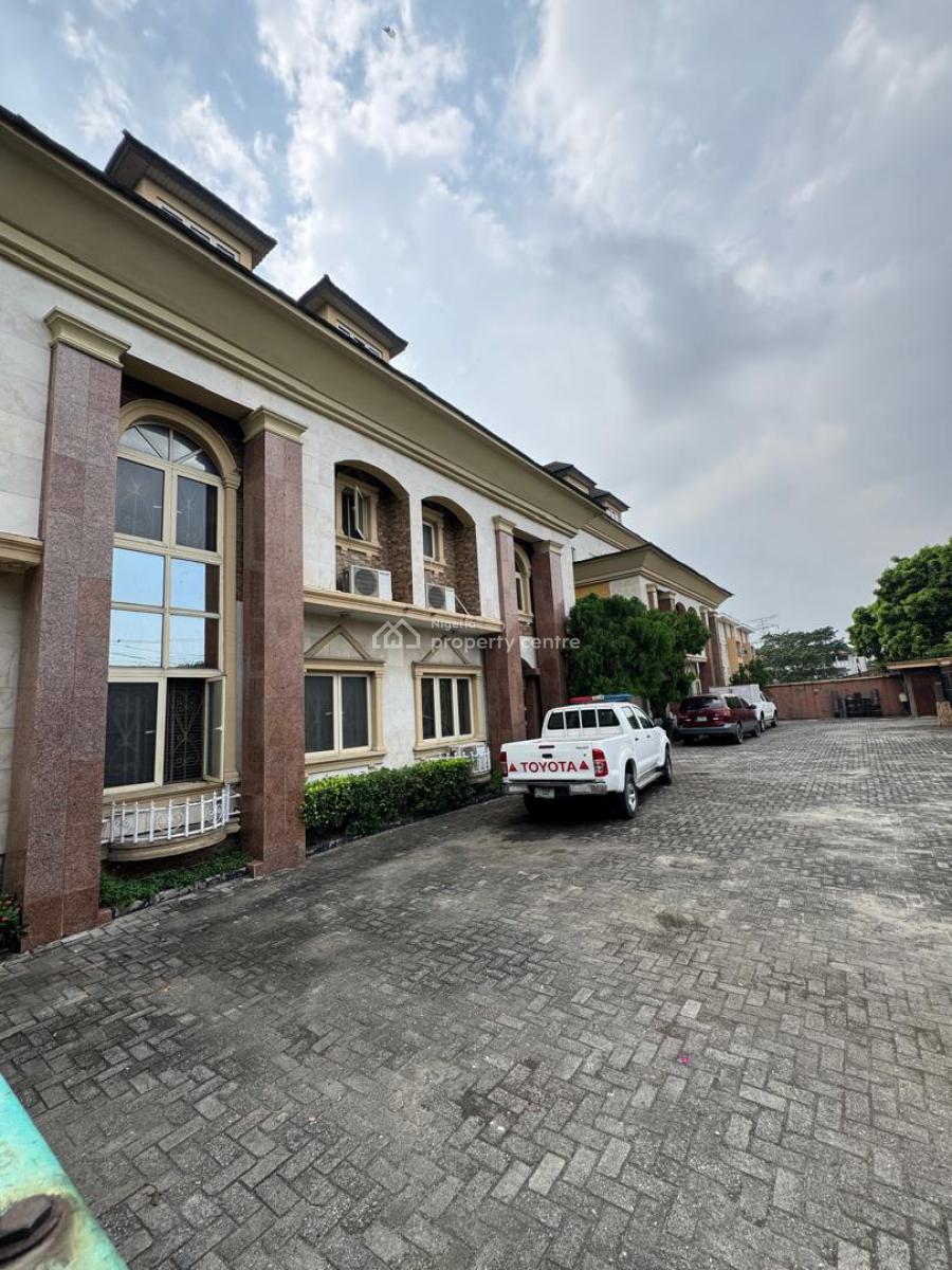 Property on 1300 Square Feet, Ikoyi, Lagos, House for Sale
