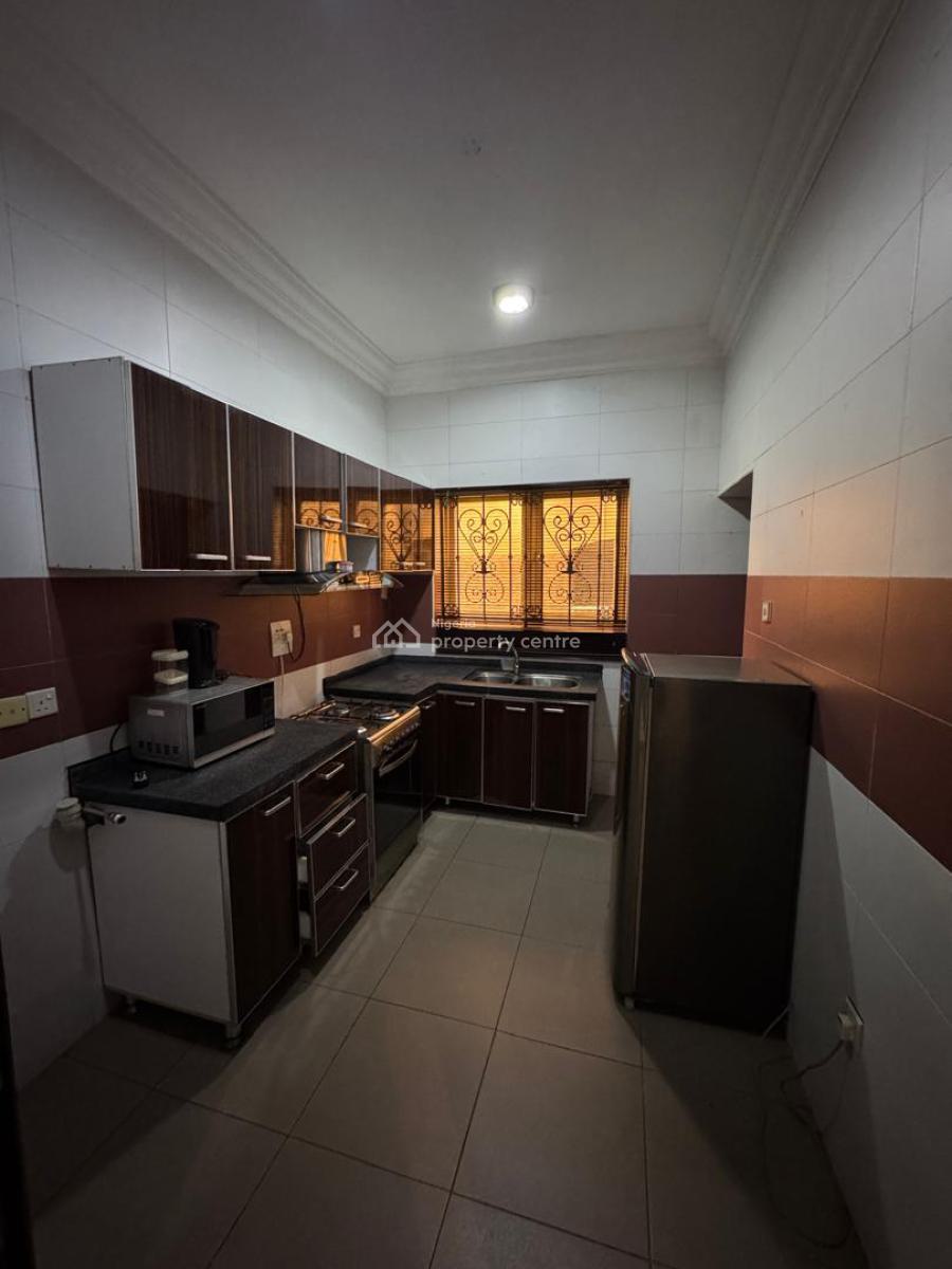 Property on 1300 Square Feet, Ikoyi, Lagos, House for Sale