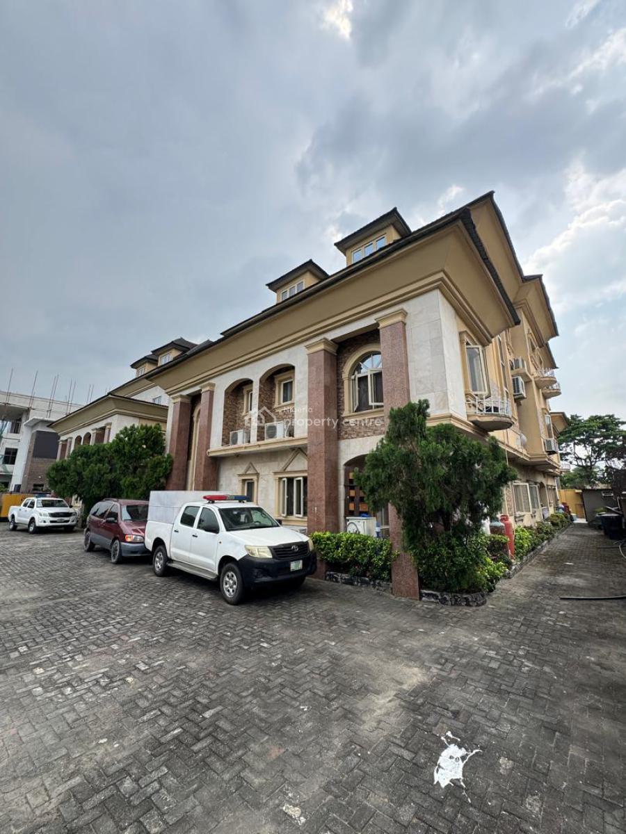 Property on 1300 Square Feet, Ikoyi, Lagos, House for Sale