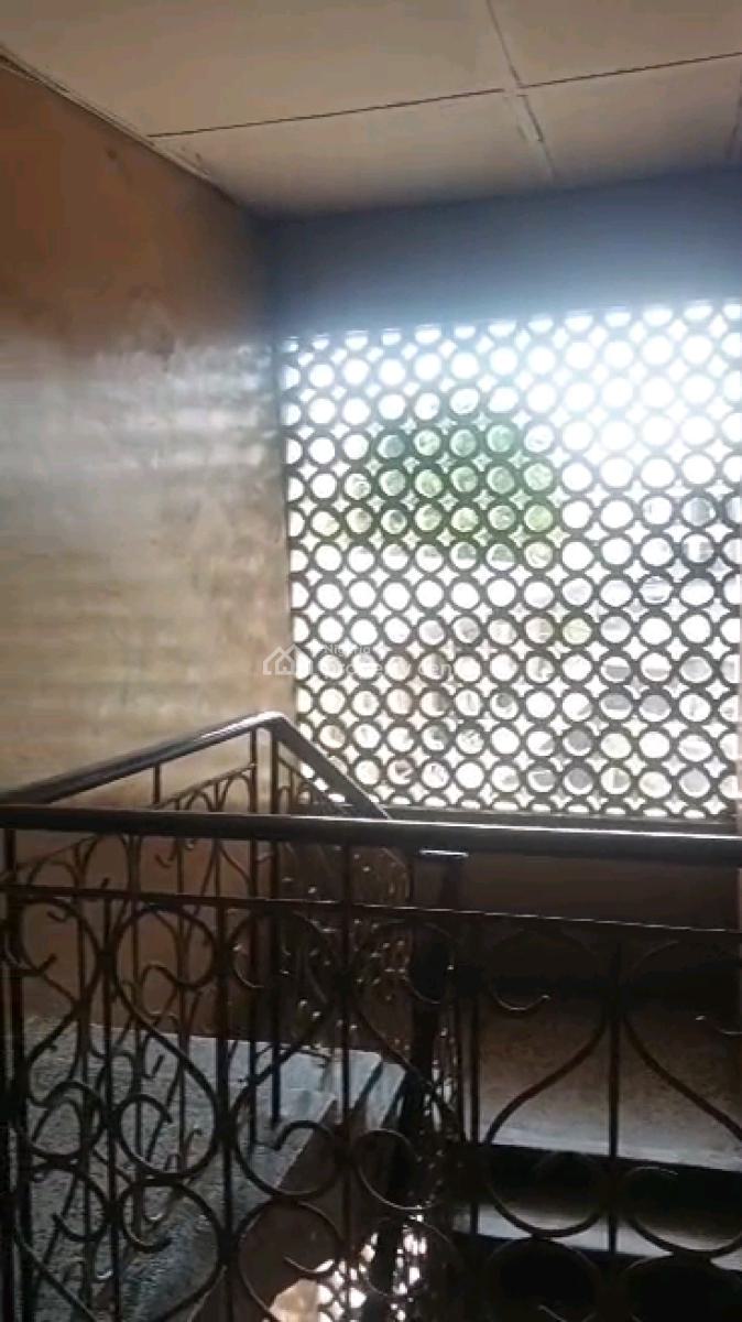 Two Bedroom Flat in Alagomeji, Yaba., Alagomeji, Yaba, Lagos, Flat / Apartment for Rent