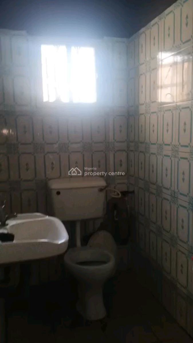 Two Bedroom Flat in Alagomeji, Yaba., Alagomeji, Yaba, Lagos, Flat / Apartment for Rent