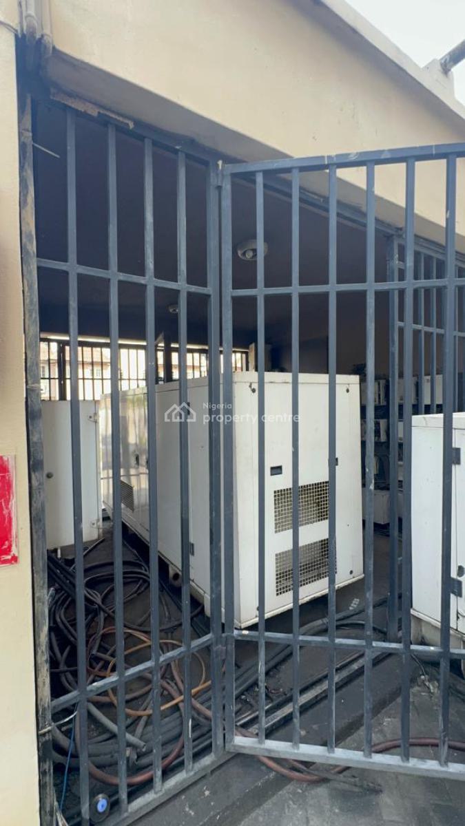 Luxury 3 Bedroom Penthouse, Central Lekki Proper, Lekki Phase 1, Lekki, Lagos, Flat / Apartment for Rent