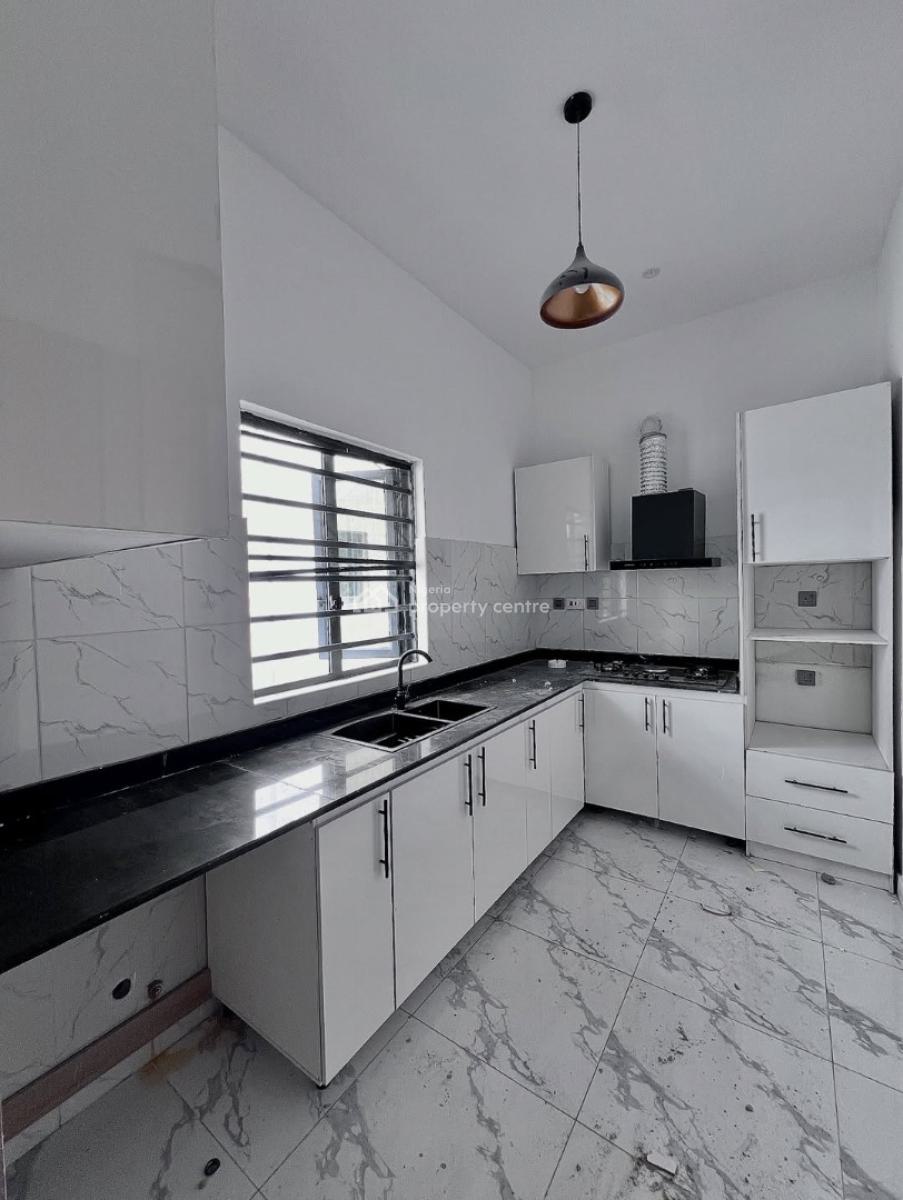 Exquisitely Built 2 Bedroom Apartment, Lekki, Lagos, Flat / Apartment for Sale