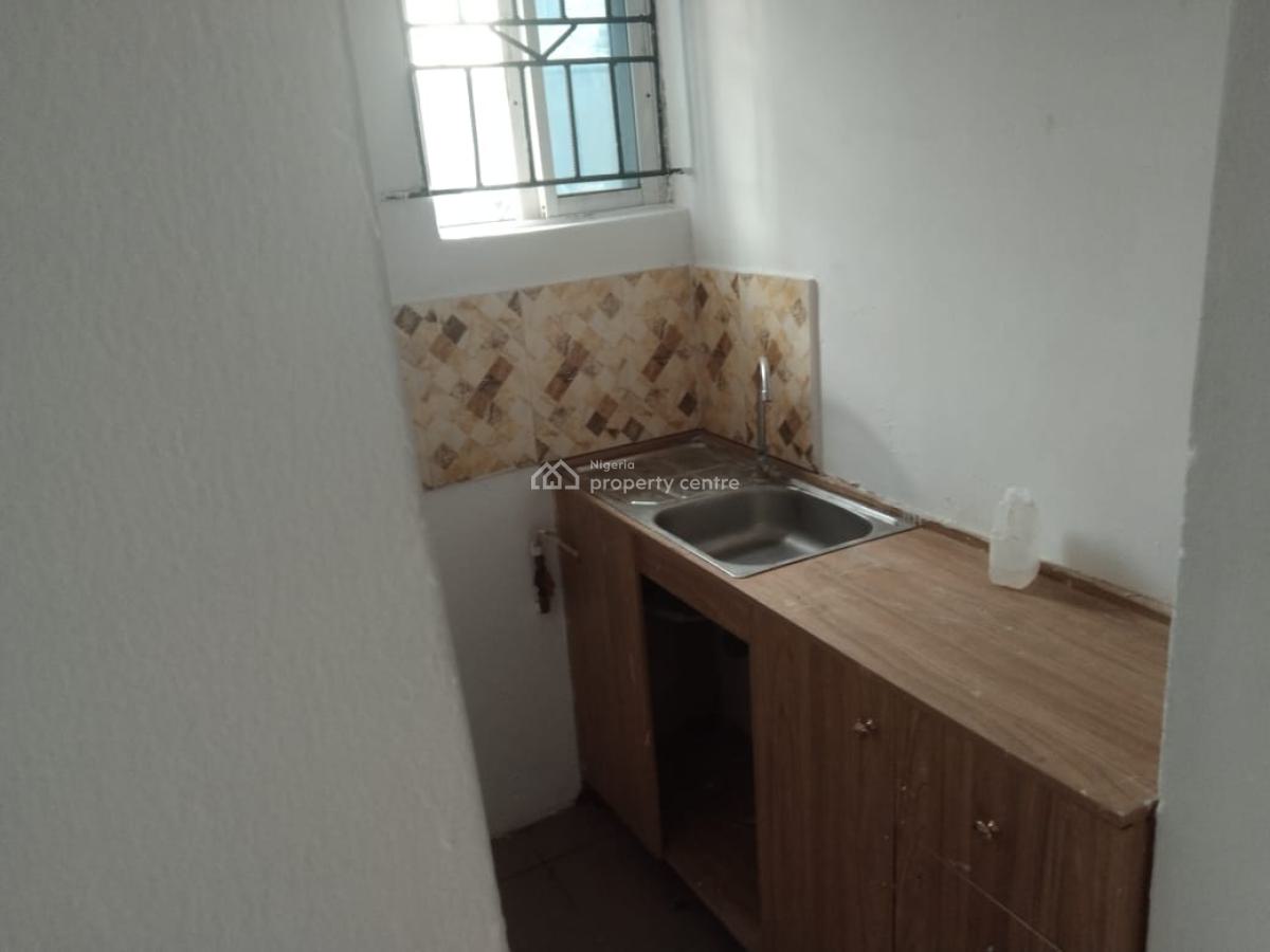Texas Roomself Con, Folagoro By Yabatech  an Unilag, Fola Agoro, Yaba, Lagos, Self Contain (single Rooms) for Rent