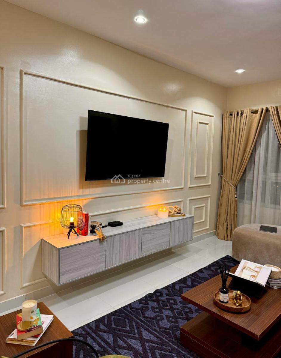 2 Bedrooms Ensuite Apartment., Olubunmi Owa Street, Admiralty Way., Lekki Phase 1, Lekki, Lagos, Flat / Apartment Short Let